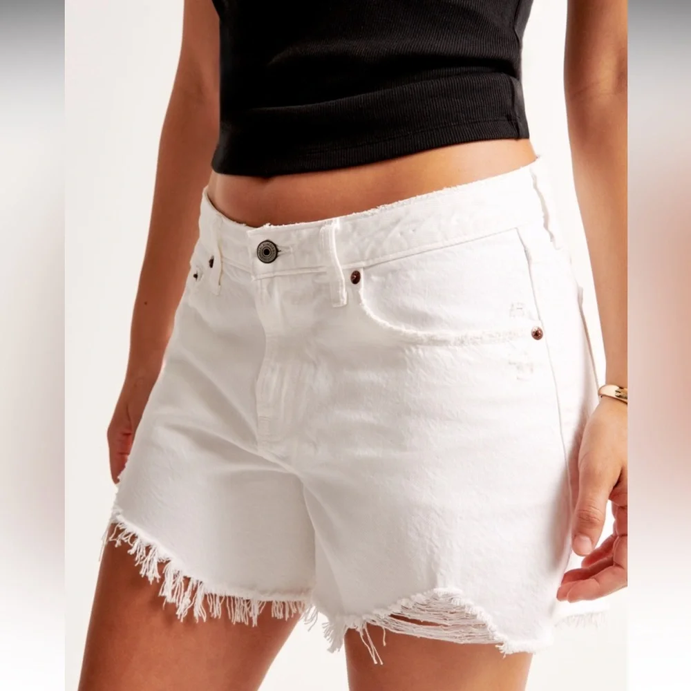 Abercrombie Curve Love Low Rise Baggy Shorts White Frayed Denim 24